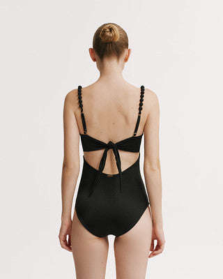 LARA One Piece