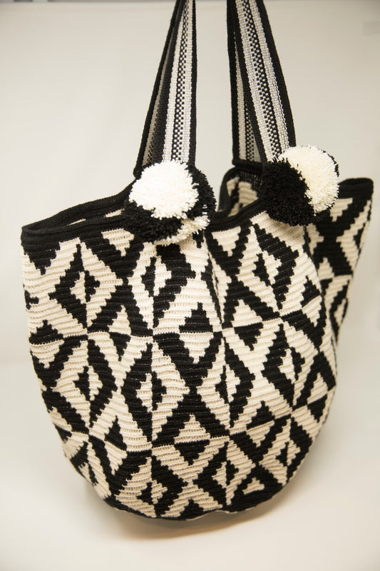 WAYUU SHOULDER BAG